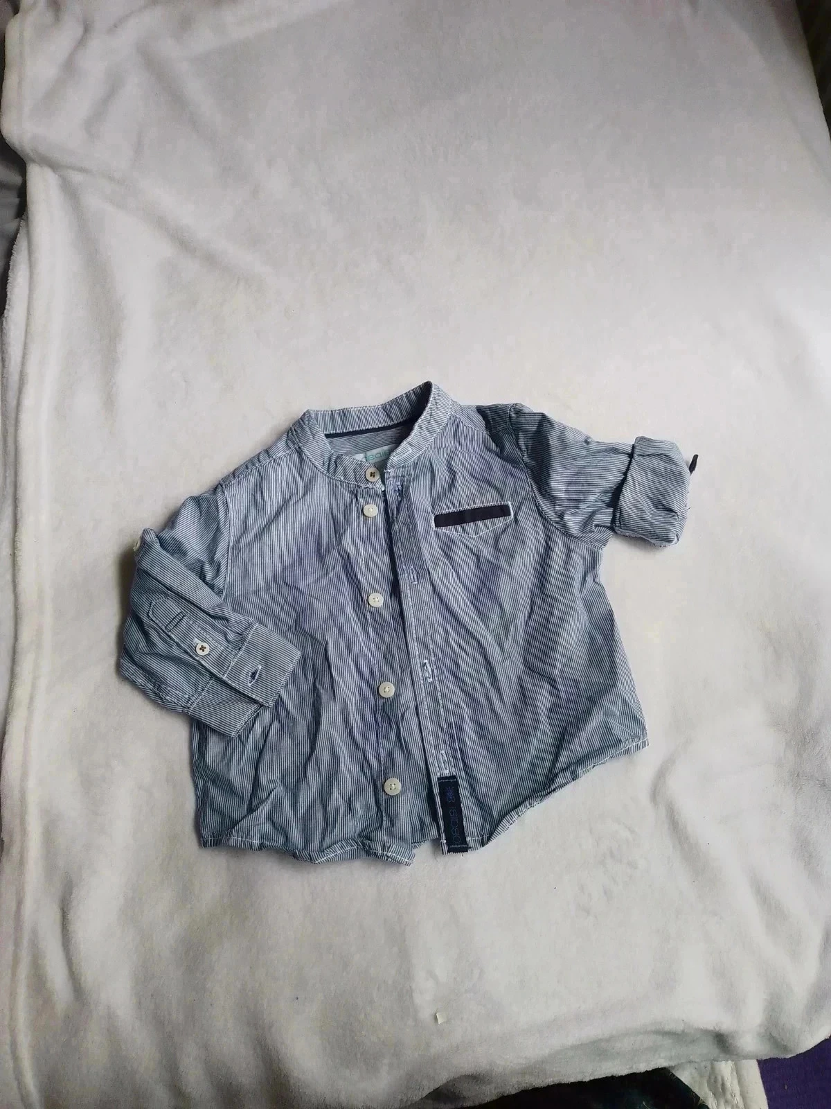 Jolie Chemise col mao  9 mois